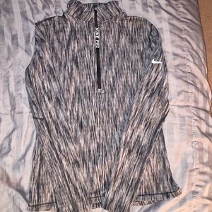 Nike Pro Hyper-warm half zip (LIKE NEW!!)